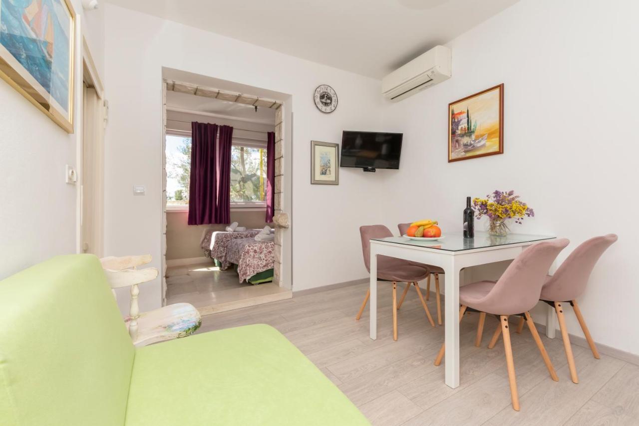 Apartments Villa White House Omiš Exteriér fotografie