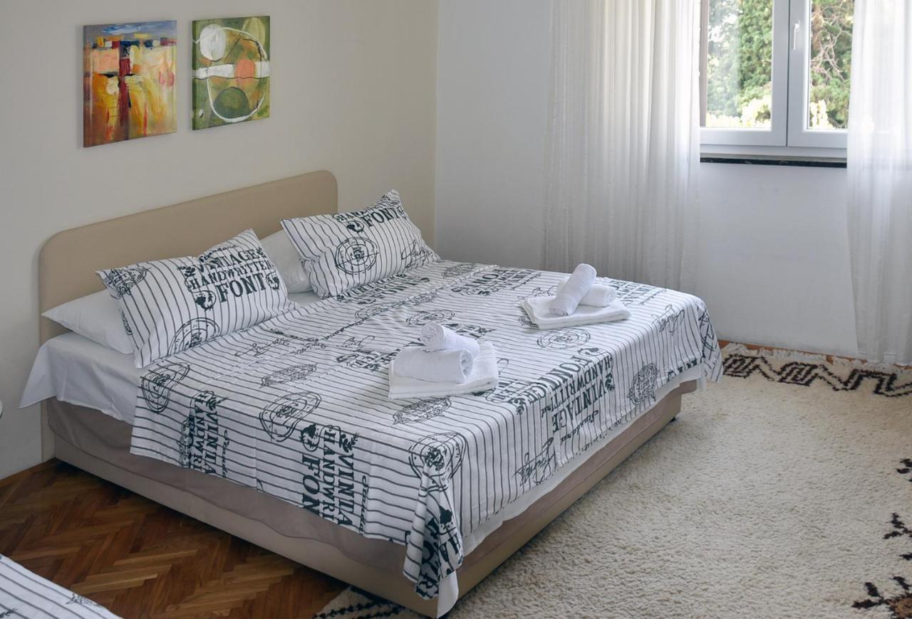 Apartments Villa White House Omiš Exteriér fotografie