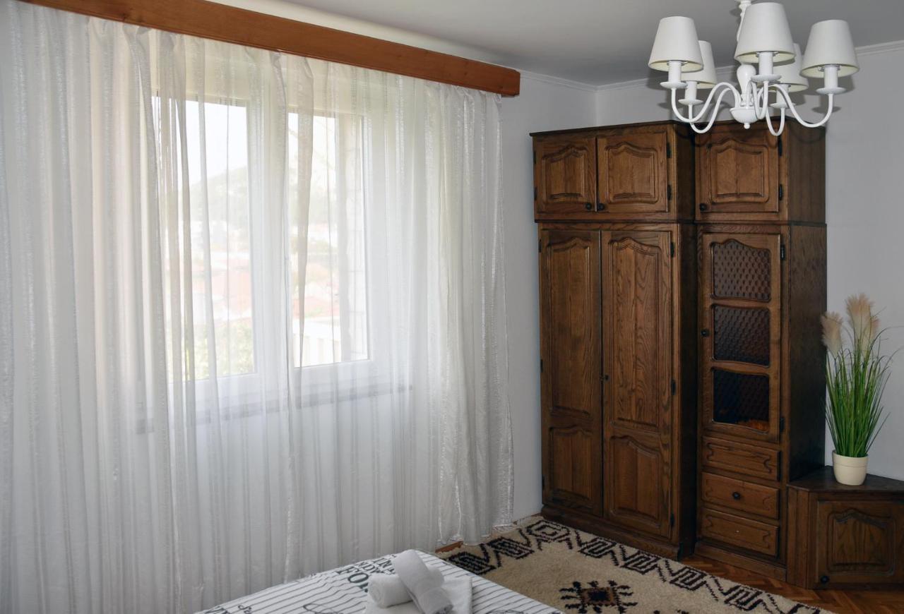 Apartments Villa White House Omiš Exteriér fotografie