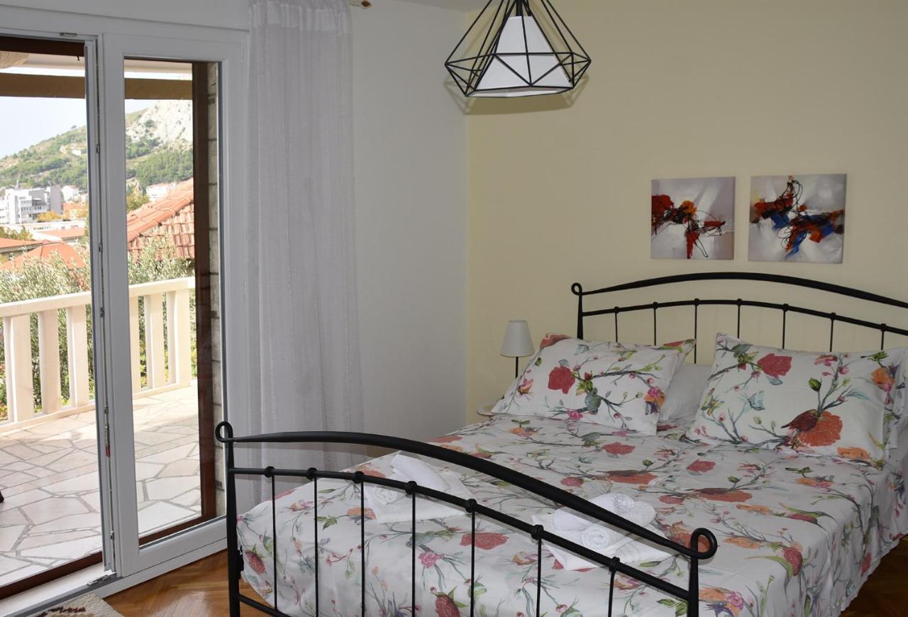 Apartments Villa White House Omiš Exteriér fotografie