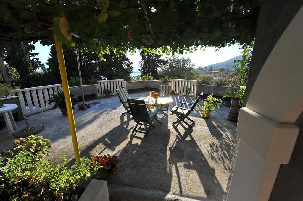 Apartments Villa White House Omiš Pokoj fotografie