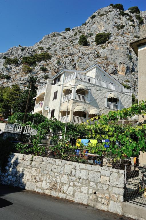 Apartments Villa White House Omiš Pokoj fotografie