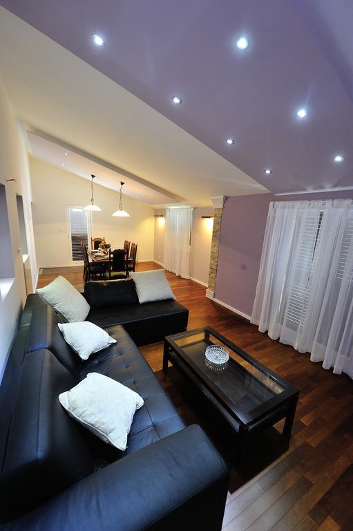 Apartments Villa White House Omiš Pokoj fotografie
